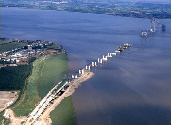 Photo of Prince of Wales Bridge under construction